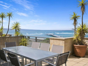 Apartment 11 Pacific Apartments, Lorne